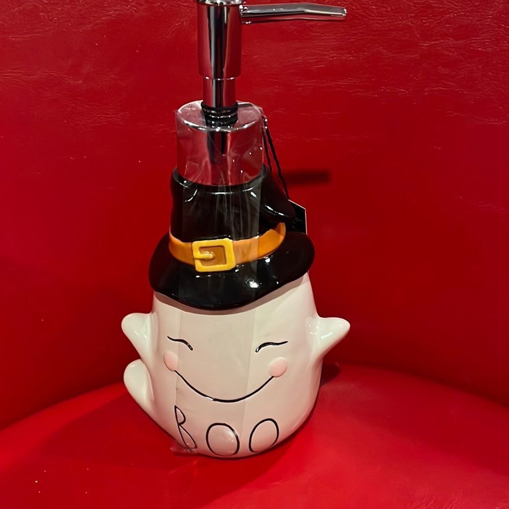 NWT ghost soap dispenser